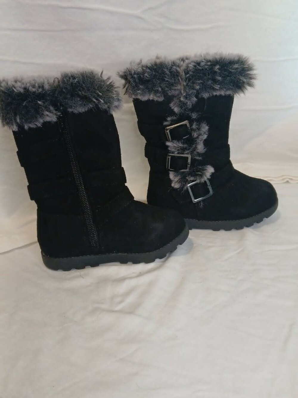 Falls Creek fuzzy black boots size 6toddler